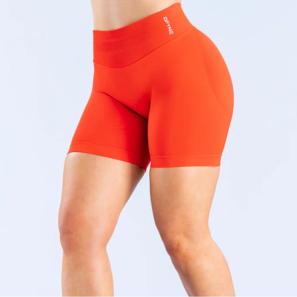 DFYNE IMPACT BIKE SHORTS - CHILI
